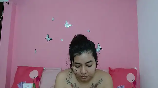 LaylaHolmes online show from 12/19/24, 01:07