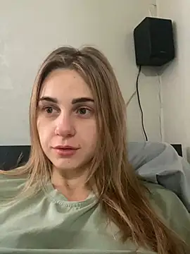 Snapshot of GraceTorrez chatting on 01/03/25, 12:52 GraceTorrez online show from 01/03/25, 12:52