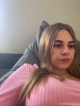 Snapshot of GraceTorrez chatting on 01/09/25, 11:36 GraceTorrez online show from 01/09/25, 11:36