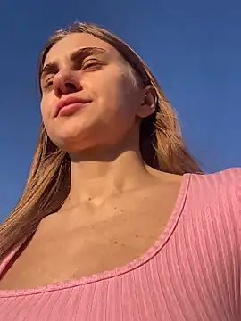 Snapshot of GraceTorrez chatting on 01/11/25, 12:50 GraceTorrez online show from 01/11/25, 12:50