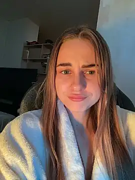 Snapshot of GraceTorrez chatting on 01/21/25, 01:00 GraceTorrez online show from 01/21/25, 01:00