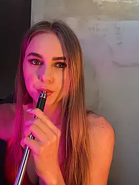 Snapshot of GraceTorrez chatting on 02/11/25, 01:41 GraceTorrez online show from 02/11/25, 01:41