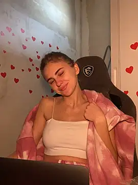 Snapshot of GraceTorrez chatting on 03/06/25, 04:41 GraceTorrez online show from 03/06/25, 04:41