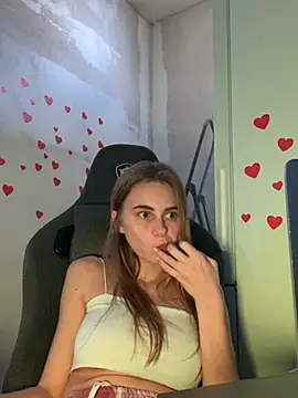 Snapshot of GraceTorrez chatting on 03/06/25, 10:52 GraceTorrez online show from 03/06/25, 10:52