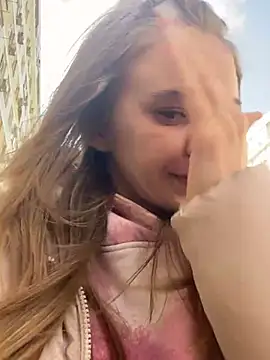 Snapshot of GraceTorrez chatting on 03/20/25, 07:47 GraceTorrez online show from 03/20/25, 07:47