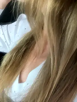 Snapshot of GraceTorrez chatting on 09/16/25, 05:36 GraceTorrez online show from 09/16/25, 05:36