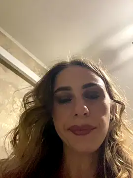 Snapshot of GraceTorrez chatting on 09/19/25, 04:18 GraceTorrez online show from 09/19/25, 04:18