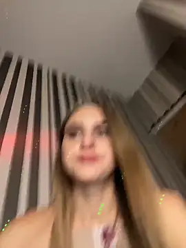 Snapshot of GraceTorrez chatting on 10/06/25, 06:05 GraceTorrez online show from 10/06/25, 06:05