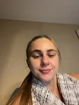 Snapshot of GraceTorrez chatting on 10/17/25, 05:26 GraceTorrez online show from 10/17/25, 05:26