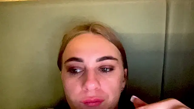 Snapshot of GraceTorrez chatting on 10/22/25, 07:02 GraceTorrez online show from 10/22/25, 07:02