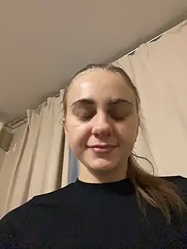 Snapshot of GraceTorrez chatting on 10/29/25, 07:48 GraceTorrez online show from 10/29/25, 07:48