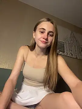 Snapshot of GraceTorrez chatting on 11/02/25, 06:10 GraceTorrez online show from 11/02/25, 06:10