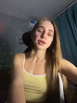 Snapshot of GraceTorrez chatting on 11/05/25, 07:25 GraceTorrez online show from 11/05/25, 07:25