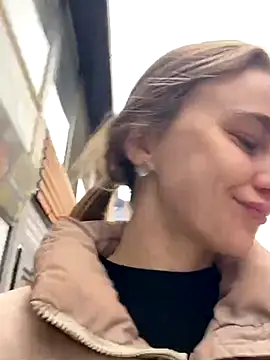 Snapshot of GraceTorrez chatting on 11/25/25, 08:36 GraceTorrez online show from 11/25/25, 08:36