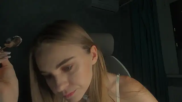 Snapshot of GraceTorrez chatting on 12/02/25, 04:46 GraceTorrez online show from 12/02/25, 04:46