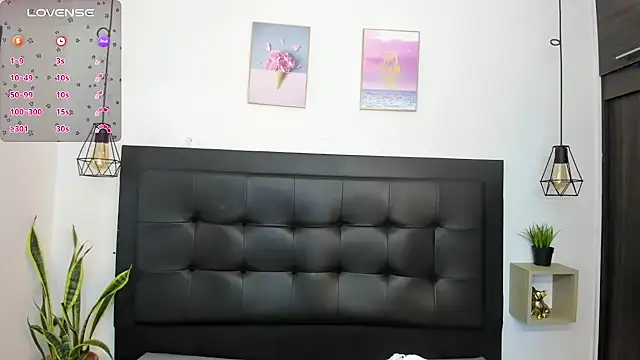 Snapshot of sweet_abby1 chatting on 12/19/24, 12:23 sweet abby1 online show from 12/19/24, 12:23