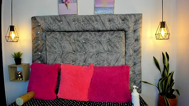 Snapshot of sweet_abby1 chatting on 10/03/25, 12:24 sweet abby1 online show from 10/03/25, 12:24