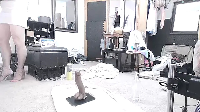 Snapshot of sissytrapdolly24 chatting on 02/01/25, 02:02 sissytrapdolly24 online show from 02/01/25, 02:02