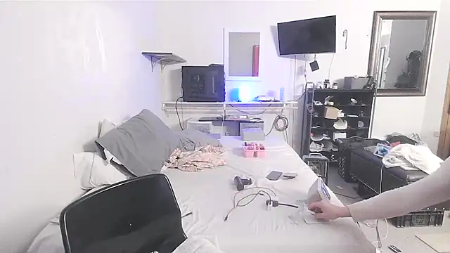 Snapshot of sissytrapdolly24 chatting on 02/14/25, 02:54 sissytrapdolly24 online show from 02/14/25, 02:54