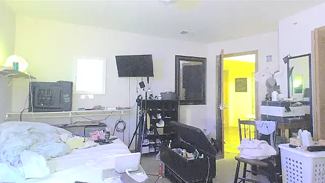 Snapshot of sissytrapdolly24 chatting on 03/14/25, 05:24 sissytrapdolly24 online show from 03/14/25, 05:24