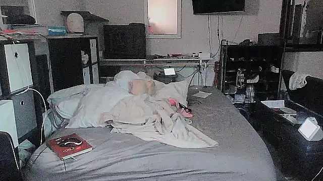 Snapshot of sissytrapdolly24 chatting on 09/13/25, 12:10 sissytrapdolly24 online show from 09/13/25, 12:10