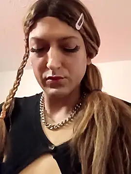 Snapshot of sissytrapdolly24 chatting on 10/04/25, 01:20 sissytrapdolly24 online show from 10/04/25, 01:20