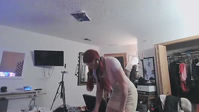 Snapshot of sissytrapdolly24 chatting on 10/26/25, 07:25 sissytrapdolly24 online show from 10/26/25, 07:25