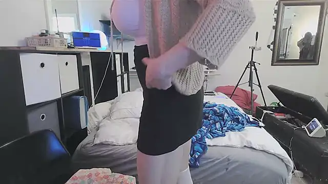 Snapshot of sissytrapdolly24 chatting on 10/27/25, 04:55 sissytrapdolly24 online show from 10/27/25, 04:55