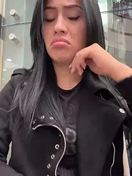 Snapshot of Sara_luna_ chatting on 01/15/25, 04:32 Sara luna  online show from 01/15/25, 04:32