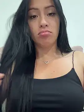 Snapshot of Sara_luna_ chatting on 11/14/25, 12:20 Sara luna online show from 11/14/25, 12:20