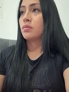 Snapshot of Sara_luna_ chatting on 12/21/25, 08:49 Sara luna online show from 12/21/25, 08:49