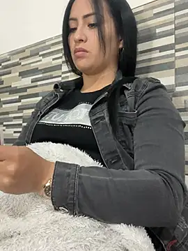 Sara luna  online show from 07/12/26, 05:15