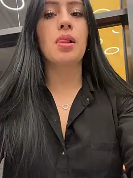 Sara luna  online show from 07/16/26, 12:05