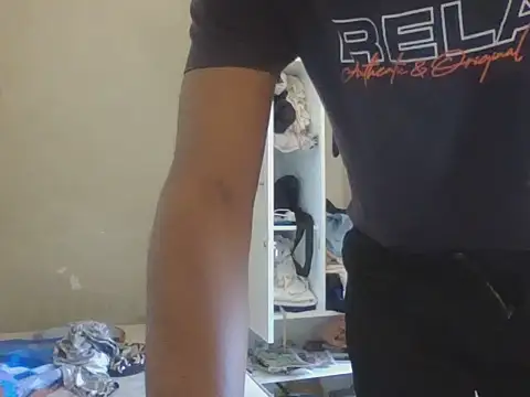 Snapshot of Thibotough chatting on 11/07/25, 09:42 Thibotough online show from 11/07/25, 09:42