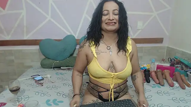 Lena lawson online show from 12/22/25, 06:43