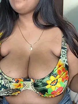 Snapshot of Sexy_Evelynn chatting on 02/24/26, 04:10 Sexy Evelynn online show from 02/24/26, 04:10