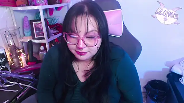 Snapshot of LiloMoon69 chatting on 01/07/25, 06:05 LiloMoon69 online show from 01/07/25, 06:05