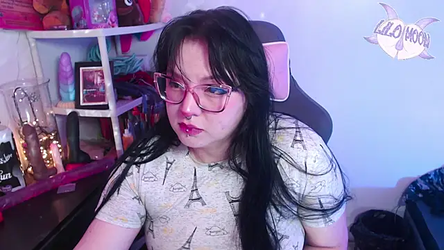 Snapshot of LiloMoon69 chatting on 01/10/25, 03:29 LiloMoon69 online show from 01/10/25, 03:29
