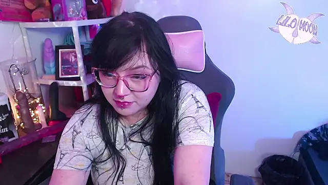 Snapshot of LiloMoon69 chatting on 01/10/25, 06:31 LiloMoon69 online show from 01/10/25, 06:31