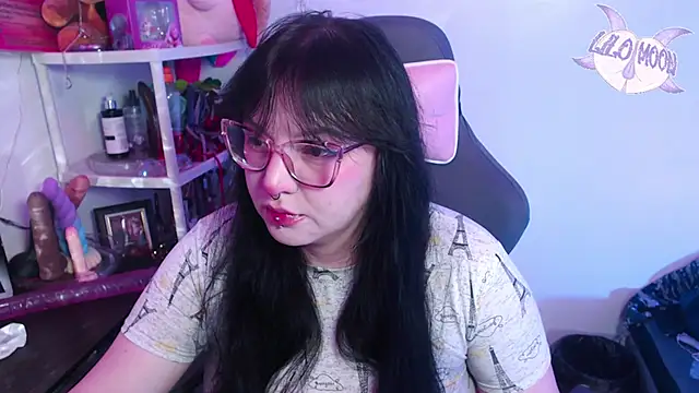 Snapshot of LiloMoon69 chatting on 01/14/25, 03:22 LiloMoon69 online show from 01/14/25, 03:22