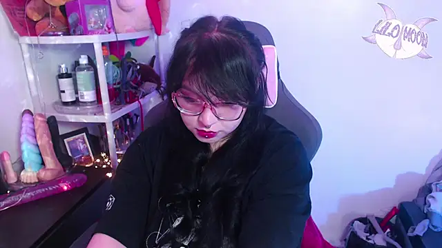 Snapshot of LiloMoon69 chatting on 01/15/25, 02:27 LiloMoon69 online show from 01/15/25, 02:27