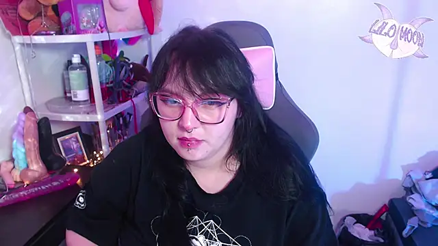 Snapshot of LiloMoon69 chatting on 01/15/25, 05:29 LiloMoon69 online show from 01/15/25, 05:29