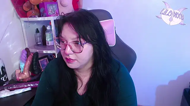 Snapshot of LiloMoon69 chatting on 01/17/25, 06:57 LiloMoon69 online show from 01/17/25, 06:57