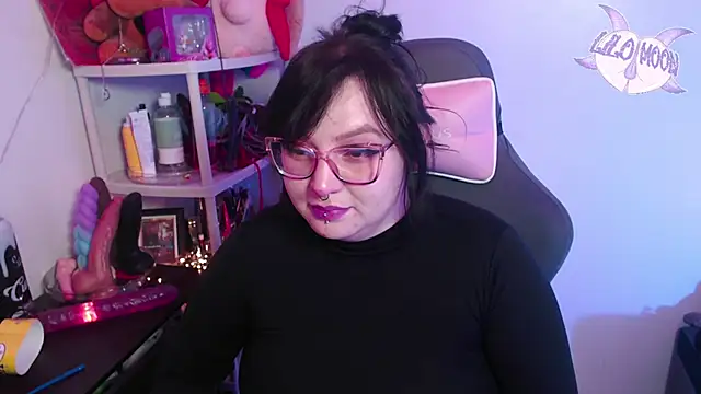 Snapshot of LiloMoon69 chatting on 01/18/25, 06:24 LiloMoon69 online show from 01/18/25, 06:24