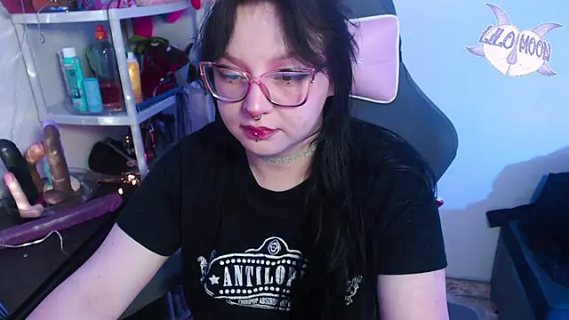 Snapshot of LiloMoon69 chatting on 01/25/25, 03:40 LiloMoon69 online show from 01/25/25, 03:40