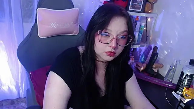 Snapshot of LiloMoon69 chatting on 02/03/25, 03:42 LiloMoon69 online show from 02/03/25, 03:42