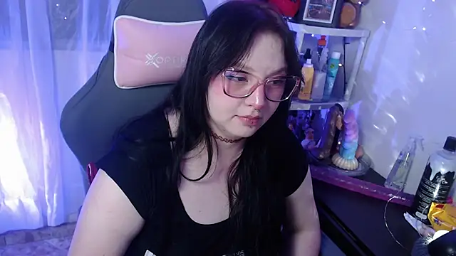 Snapshot of LiloMoon69 chatting on 02/03/25, 06:45 LiloMoon69 online show from 02/03/25, 06:45