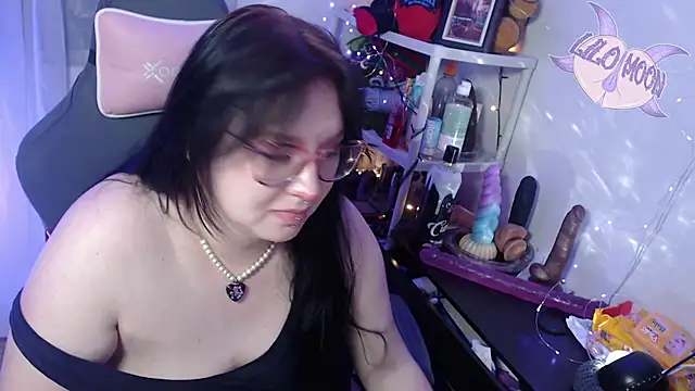 Snapshot of LiloMoon69 chatting on 02/04/25, 06:57 LiloMoon69 online show from 02/04/25, 06:57
