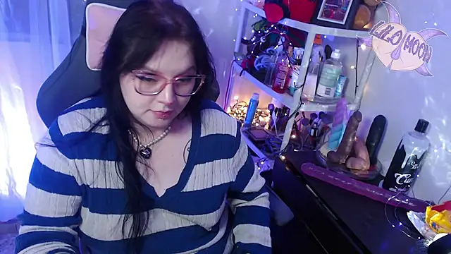 Snapshot of LiloMoon69 chatting on 02/06/25, 06:51 LiloMoon69 online show from 02/06/25, 06:51