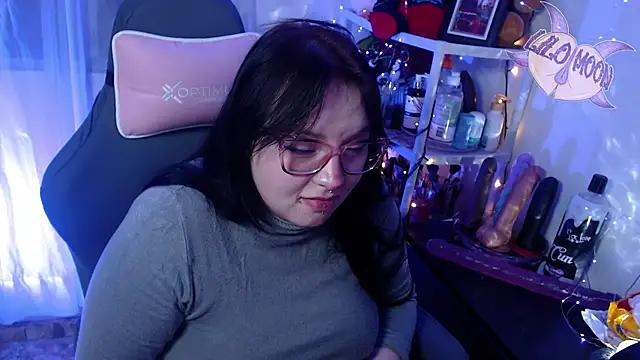 Snapshot of LiloMoon69 chatting on 02/07/25, 06:35 LiloMoon69 online show from 02/07/25, 06:35